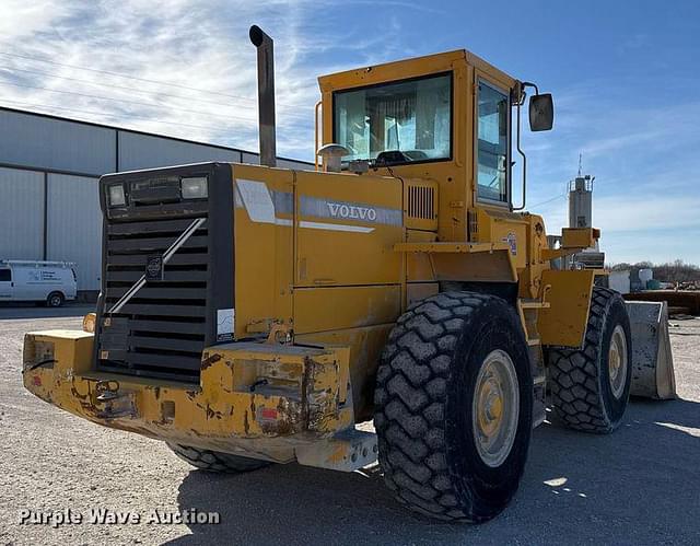 Image of Volvo L90C equipment image 4