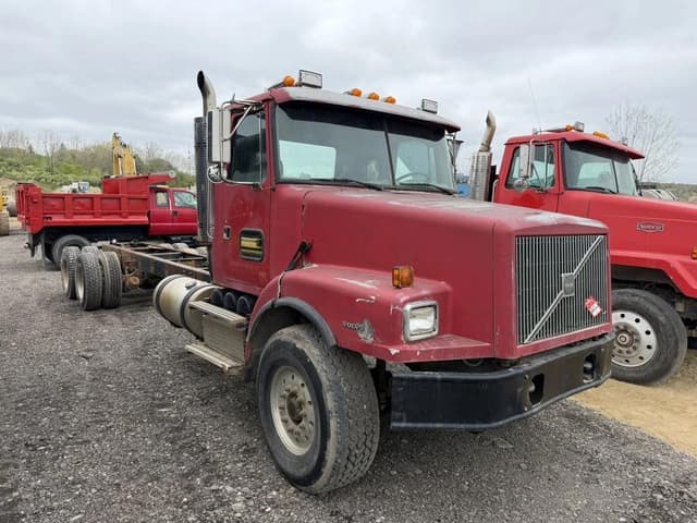 Image of Volvo M11 equipment image 3