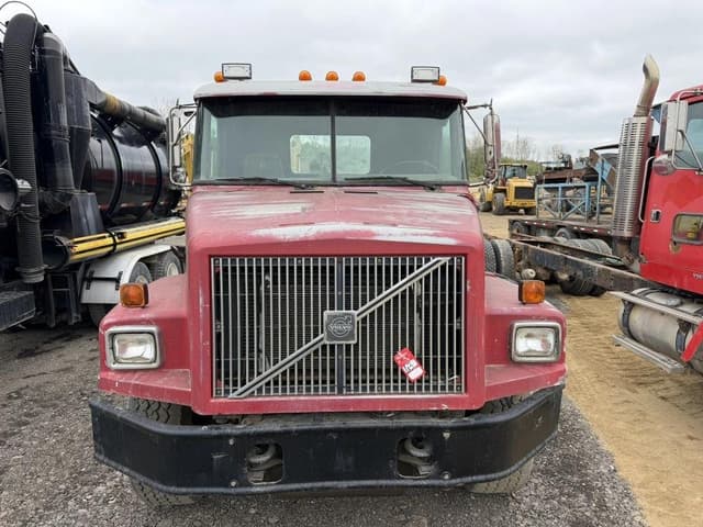 Image of Volvo M11 equipment image 4