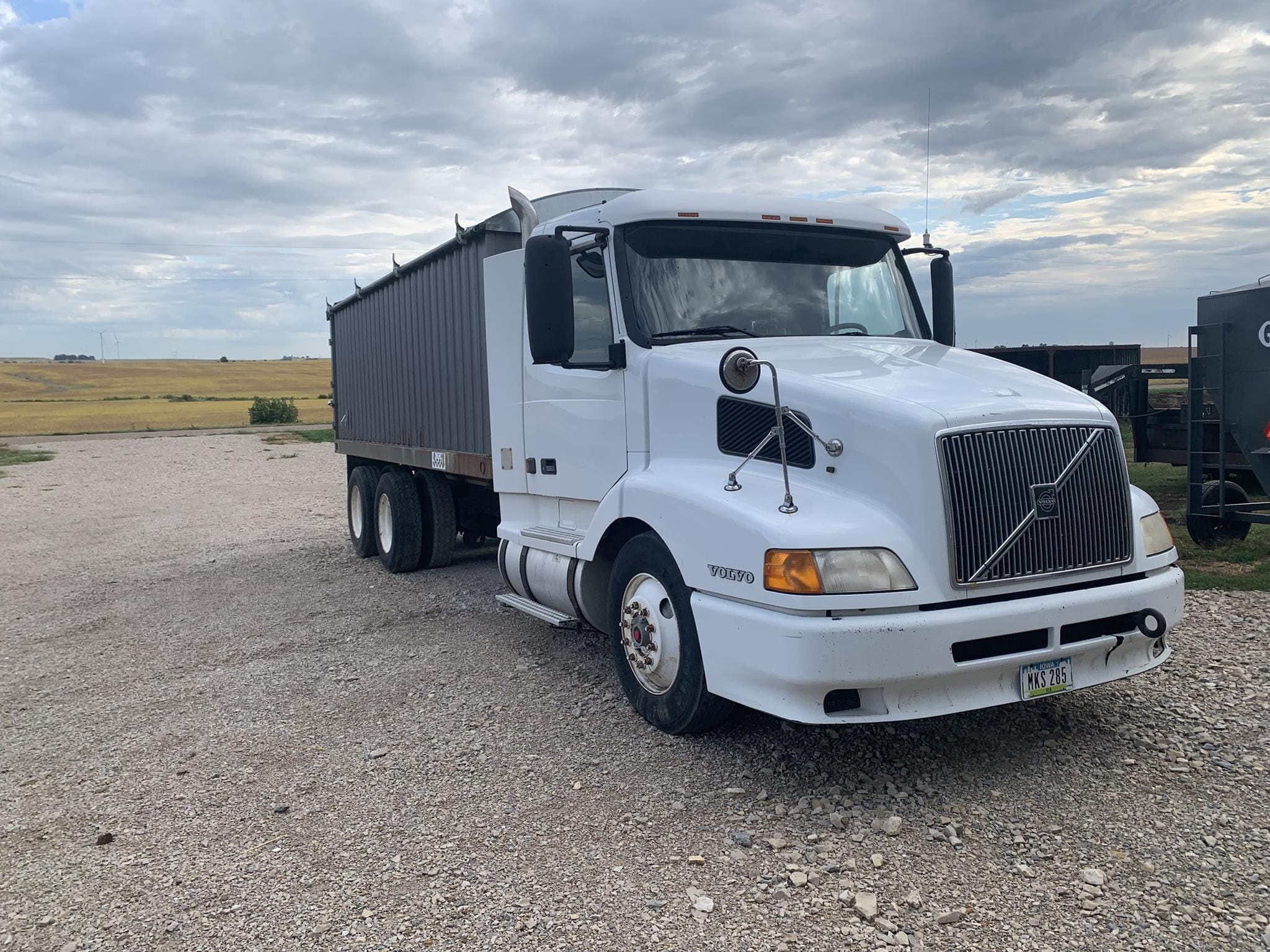 Main image Volvo VNL64T300