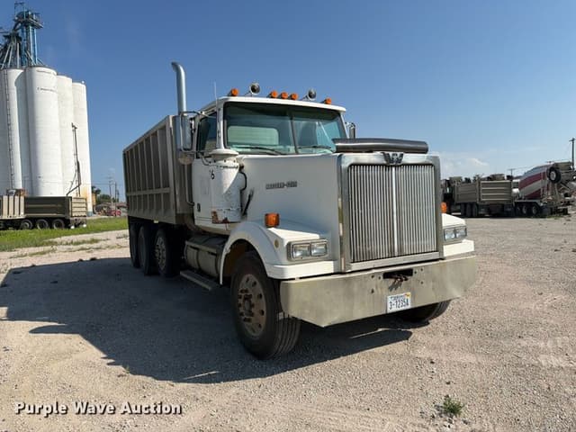 Image of Western Star 4900 equipment image 2