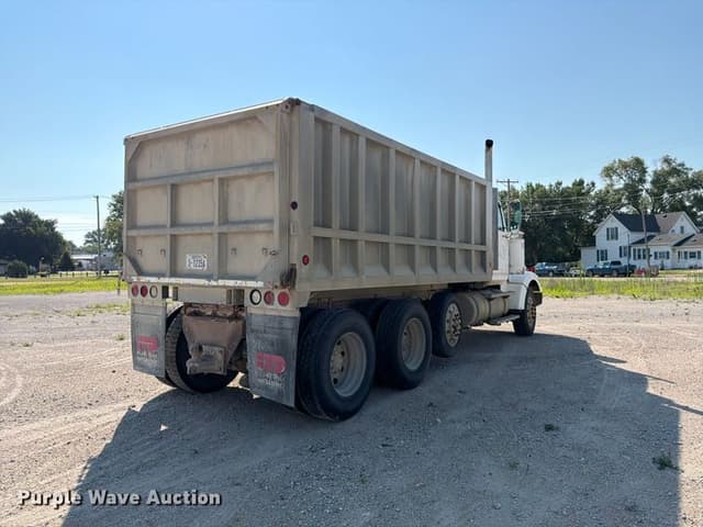 Image of Western Star 4900 equipment image 4