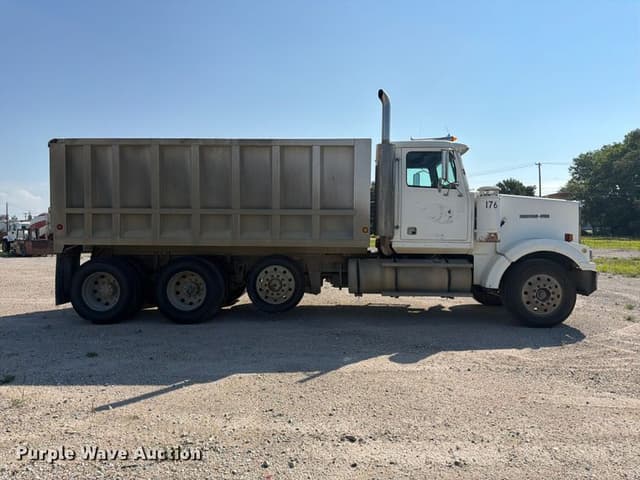 Image of Western Star 4900 equipment image 3