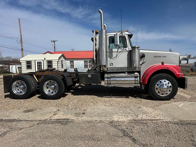 Image of Western Star 4900 equipment image 3