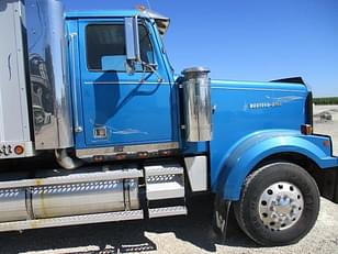 Main image Western Star 4964EX 17