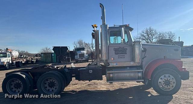 Image of Western Star 4964F equipment image 3