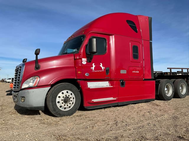 Image of Freightliner Cascadia 125 equipment image 4
