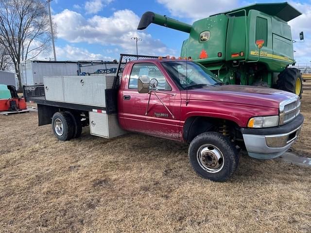 Image of Dodge Ram 3500 equipment image 3