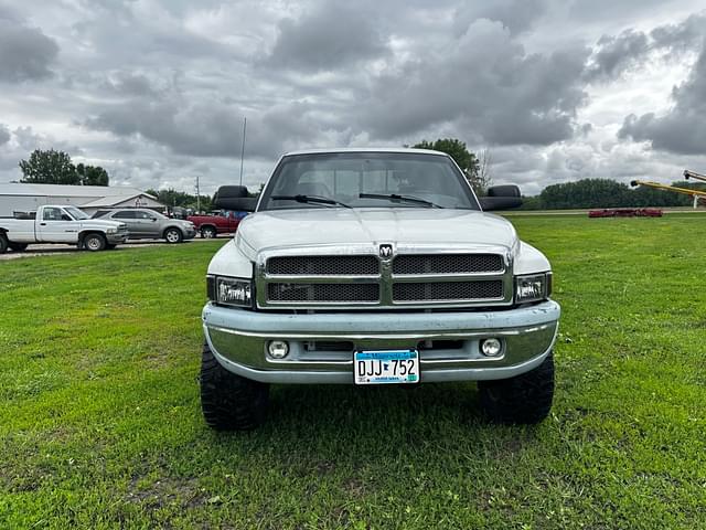 Image of Dodge Ram 2500 equipment image 3