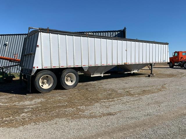 Image of Merritt Grain Trailer equipment image 2