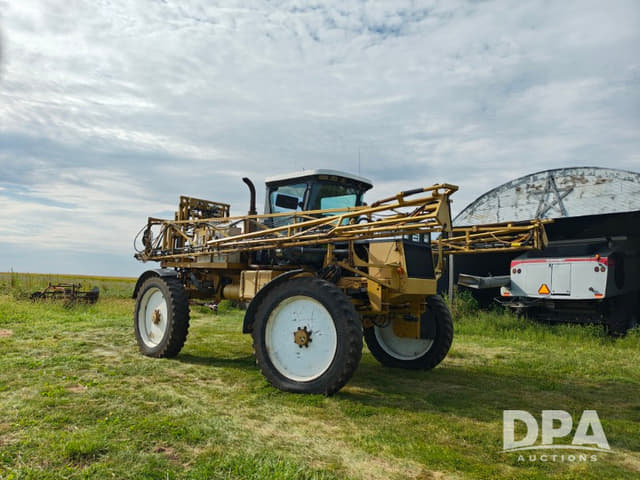 Image of Ag-Chem RoGator 854 equipment image 3
