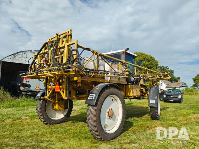Image of Ag-Chem RoGator 854 equipment image 4