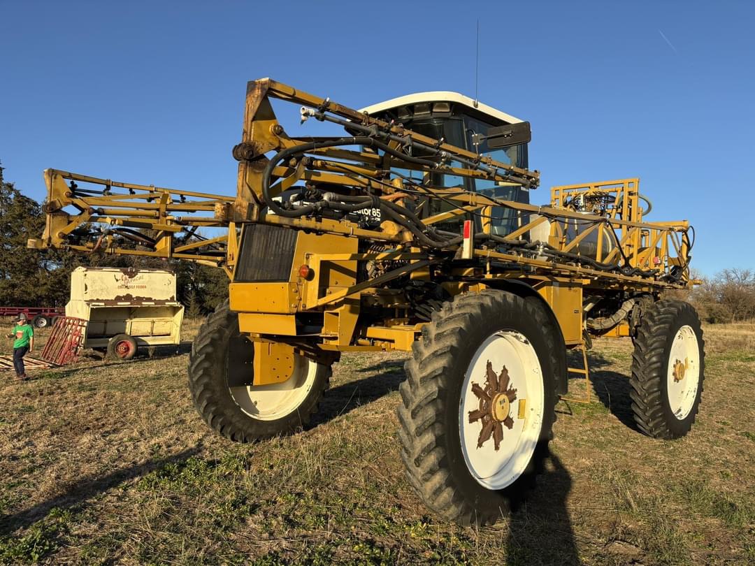 Image of Ag-Chem RoGator 854 Primary image