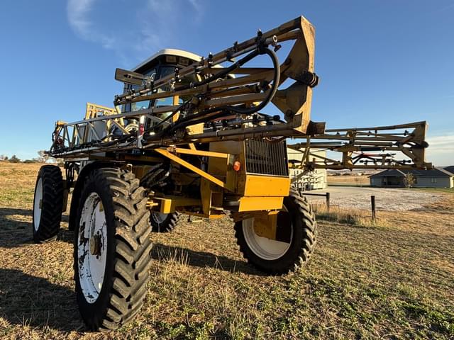 Image of Ag-Chem RoGator 854 equipment image 3