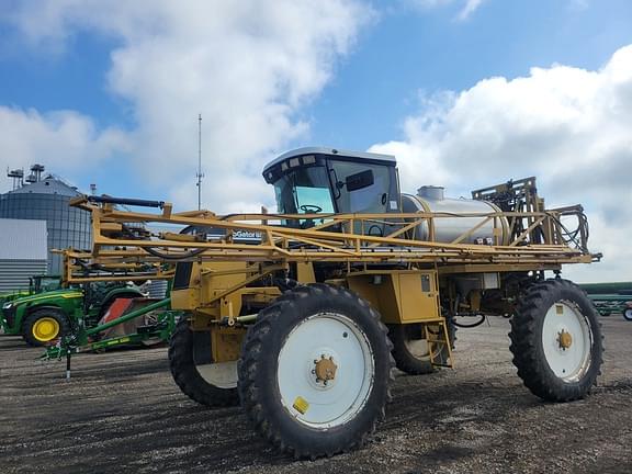 Image of Ag-Chem RoGator 854 Primary image