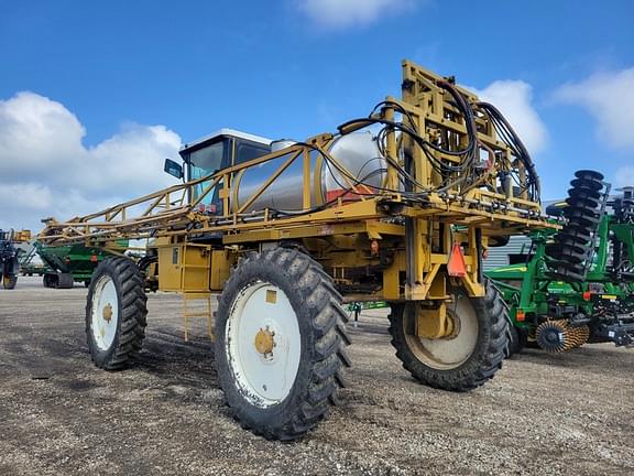 Image of Ag-Chem RoGator 854 equipment image 2
