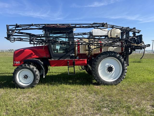 Image of Apache 790 equipment image 1