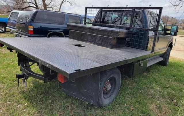 Image of Ford F-350 equipment image 3