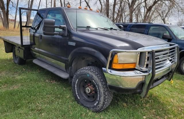 Image of Ford F-350 equipment image 2