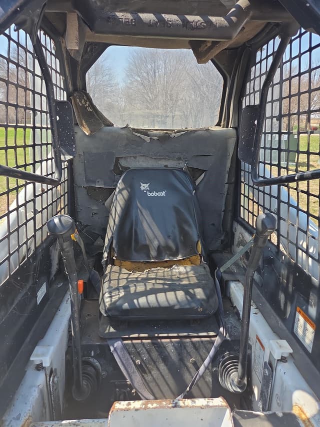 Image of Bobcat 753 equipment image 2