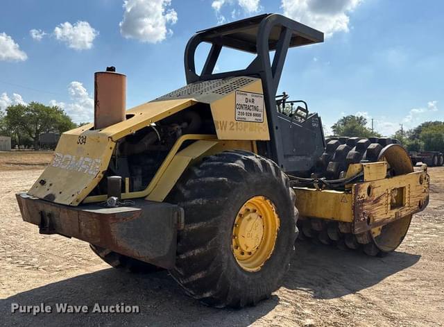 Image of Bomag BW213PDH-3 equipment image 4