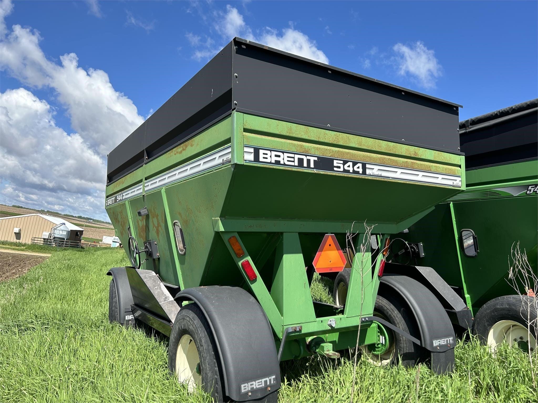 1999 Brent 544 Equipment Image0