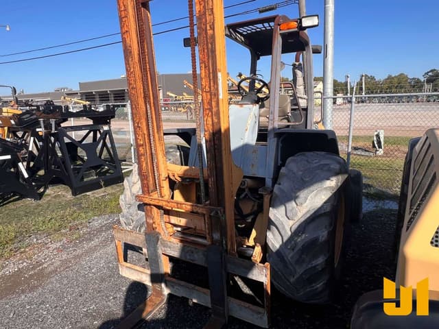 Image of Case 586G equipment image 3