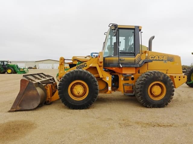 Image of Case 621C equipment image 3