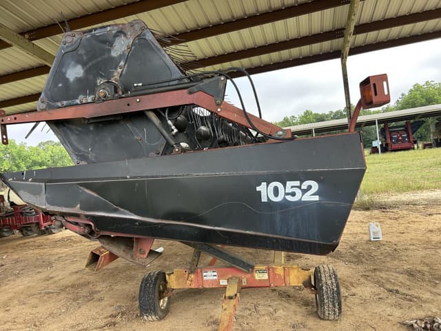 Image of Case IH 1052 equipment image 2