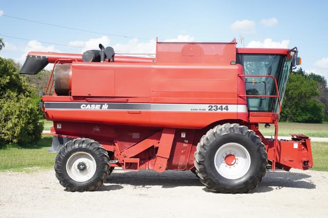 Image of Case IH 2344 equipment image 3