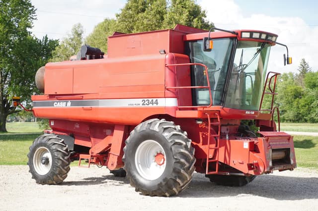 Image of Case IH 2344 equipment image 2