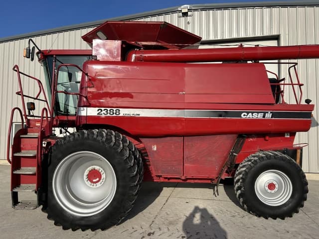 Image of Case IH 2388 equipment image 2