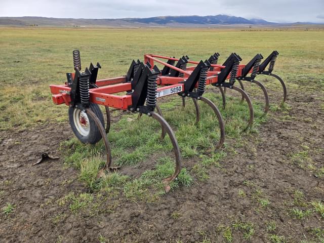 Image of Case IH 5850 equipment image 4