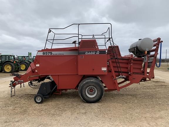 1999 Case IH 8575 Equipment Image0