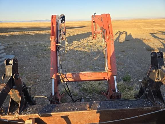 Image of Case IH L605 equipment image 4