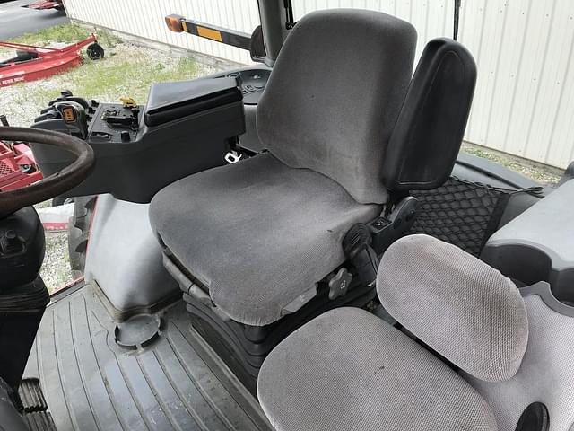 Image of Case IH MX240 equipment image 4