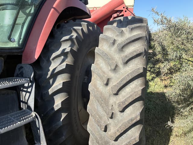 Image of Case IH MX240 equipment image 1