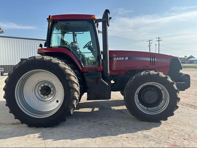Image of Case IH MX240 equipment image 3