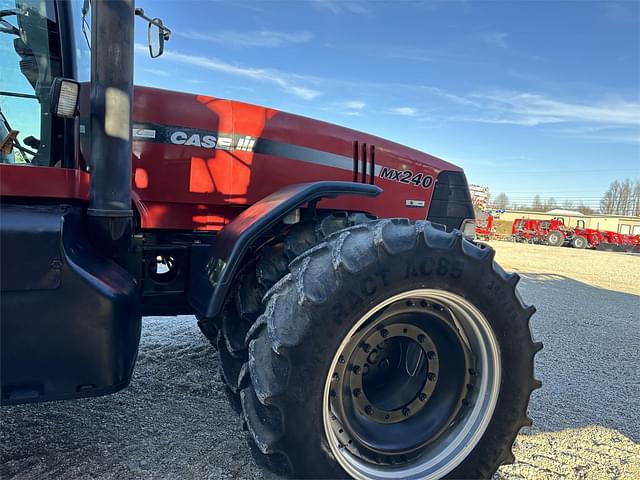 Image of Case IH MX240 equipment image 4