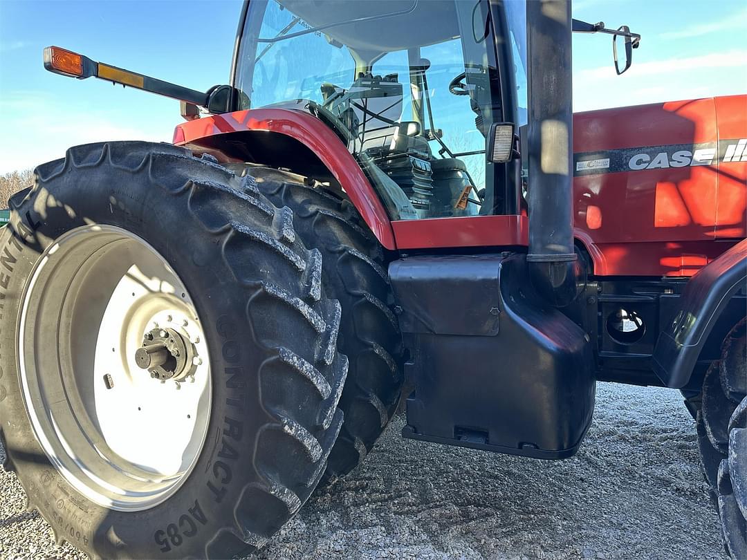 Image of Case IH MX240 Primary image