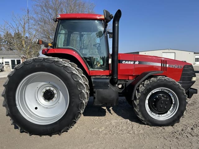 Image of Case IH MX240 equipment image 3