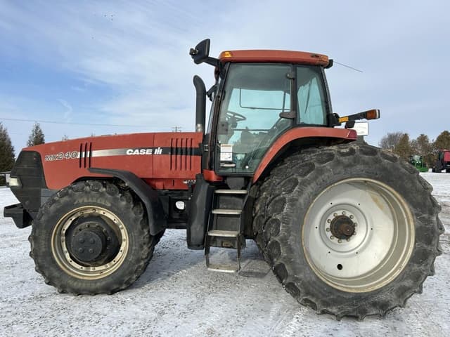 Image of Case IH MX240 equipment image 2