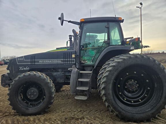 Image of Case IH MX240 equipment image 1