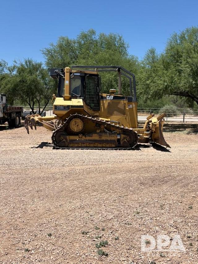 Image of Caterpillar D5M equipment image 4