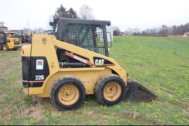 Image of Caterpillar 226 equipment image 2