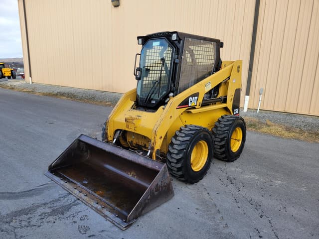 Image of Caterpillar 236 equipment image 1