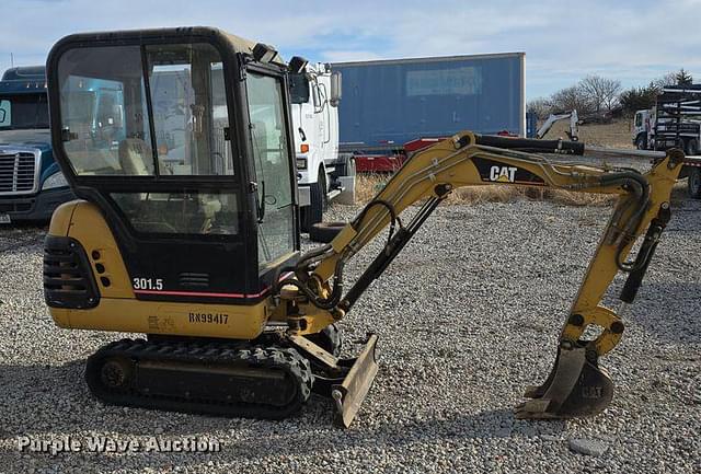 Image of Caterpillar 301.5 equipment image 3