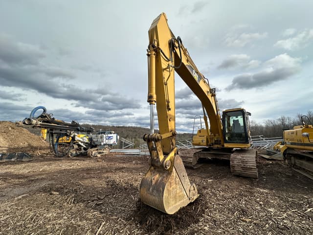 Image of Caterpillar 320BL equipment image 3