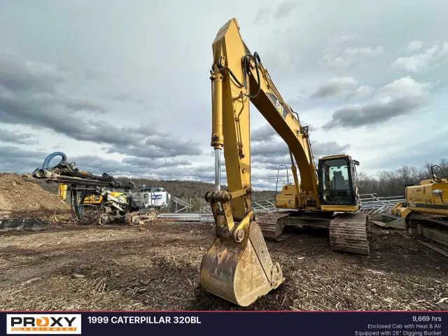 Image of Caterpillar 320BL equipment image 3