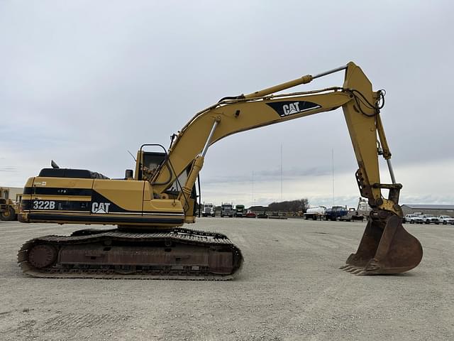 Image of Caterpillar 322BL equipment image 3